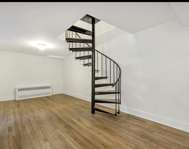 226 East 25th Street - Photo Thumbnail 5