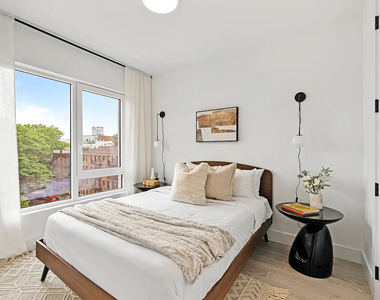 706 E32nd Street Brooklyn NY 11210 - Photo Thumbnail 4