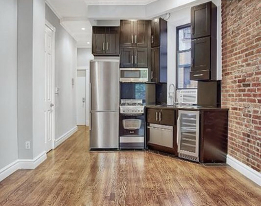 246 Mott Street - Photo Thumbnail 2