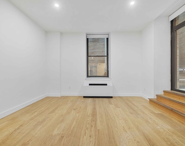 37 Wall Street - Photo Thumbnail 2