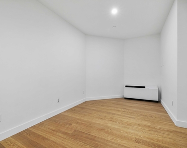 37 Wall Street - Photo Thumbnail 5