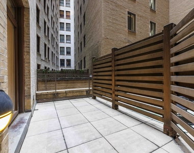 37 Wall Street - Photo Thumbnail 9