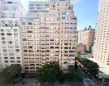 East 71st Street - Photo Thumbnail 7