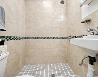 1270 First Avenue - Photo Thumbnail 8