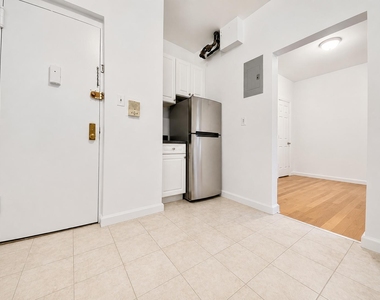 1270 First Avenue - Photo Thumbnail 7
