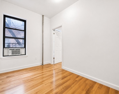 1270 First Avenue - Photo Thumbnail 3