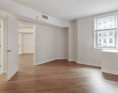 2400 M Street Nw - Photo Thumbnail 13