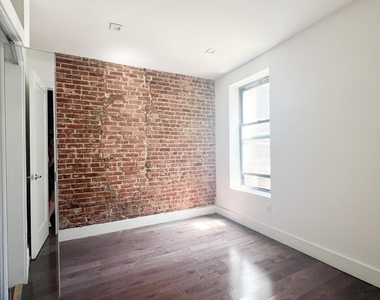 4 St Nicholas Terrace - Photo Thumbnail 4