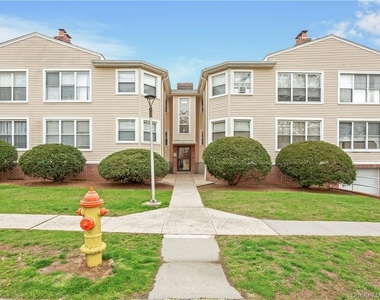 15 Quinby Avenue - Photo Thumbnail 13