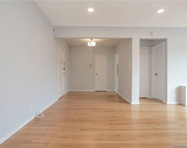 15 Quinby Avenue - Photo Thumbnail 5