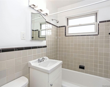 15 Quinby Avenue - Photo Thumbnail 8