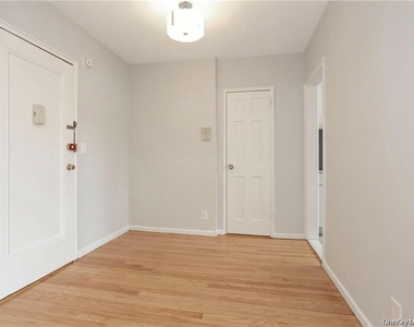 15 Quinby Avenue - Photo Thumbnail 6