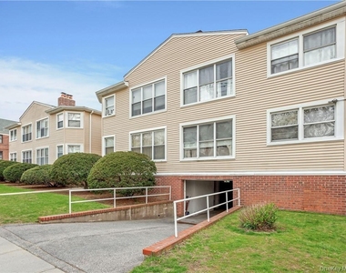 15 Quinby Avenue - Photo Thumbnail 12