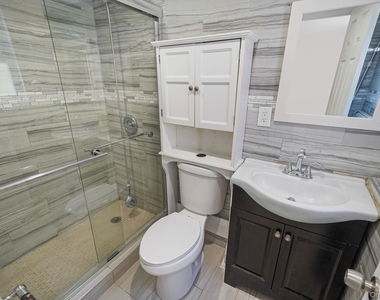 1072 Hicksville Road - Photo Thumbnail 18
