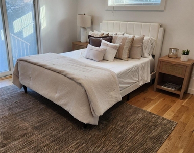 156 Jefferson Avenue - Photo Thumbnail 6