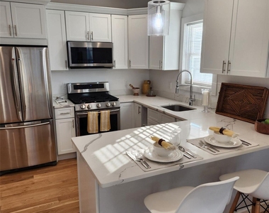 156 Jefferson Avenue - Photo Thumbnail 3
