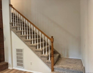 34 Candlestick Court - Photo Thumbnail 20