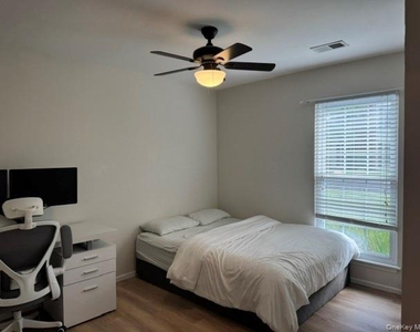 34 Candlestick Court - Photo Thumbnail 14