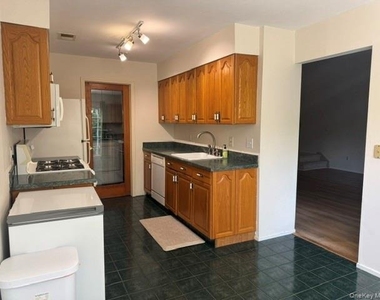 34 Candlestick Court - Photo Thumbnail 9