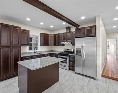 175 W Main Street - Photo Thumbnail 3