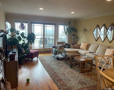 329 W Broadway - Photo Thumbnail 2