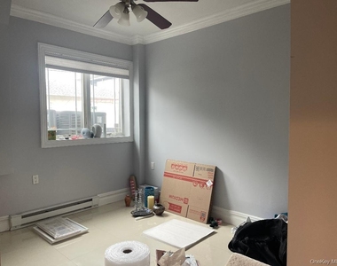 329 W Broadway - Photo Thumbnail 15