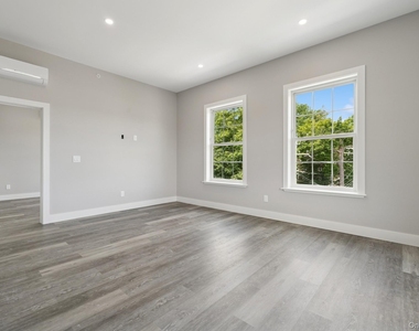 153 Greenwich Avenue - Photo Thumbnail 21