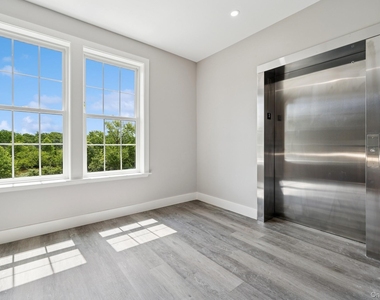 153 Greenwich Avenue - Photo Thumbnail 26