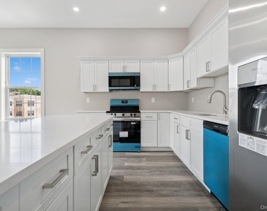 153 Greenwich Avenue - Photo Thumbnail 4