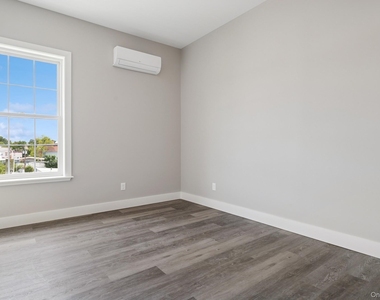 153 Greenwich Avenue - Photo Thumbnail 10