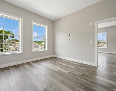 153 Greenwich Avenue - Photo Thumbnail 9