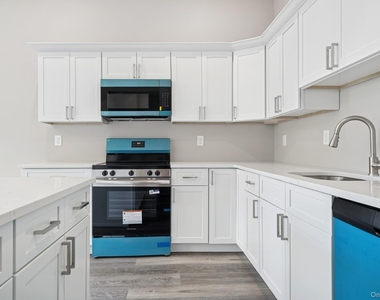 153 Greenwich Avenue - Photo Thumbnail 6