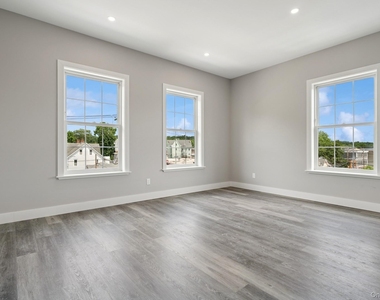 153 Greenwich Avenue - Photo Thumbnail 8