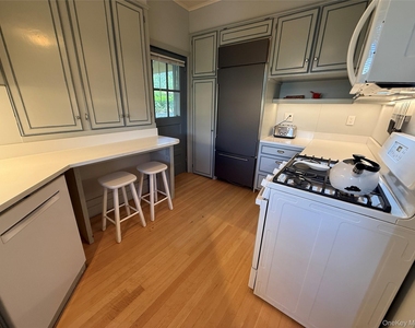 330 Centre Island Rd - Photo Thumbnail 12