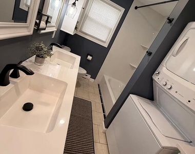 129 Westbury Drive - Photo Thumbnail 8