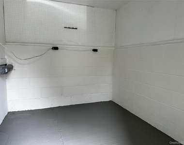 245 Lattintown Road - Photo Thumbnail 15