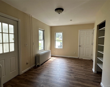 245 Lattintown Road - Photo Thumbnail 5