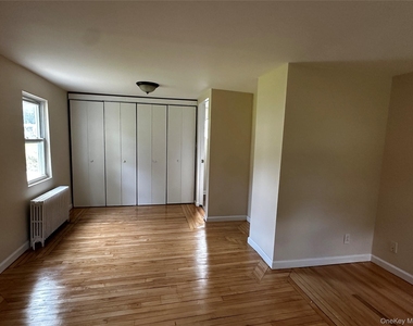245 Lattintown Road - Photo Thumbnail 11