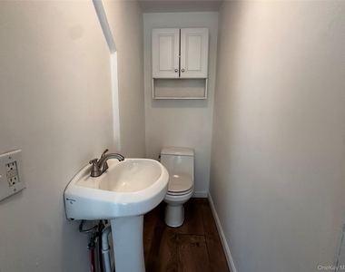 245 Lattintown Road - Photo Thumbnail 7