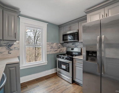 143 Chatterton Parkway - Photo Thumbnail 6