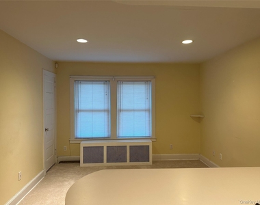 63 Franklin Avenue - Photo Thumbnail 4
