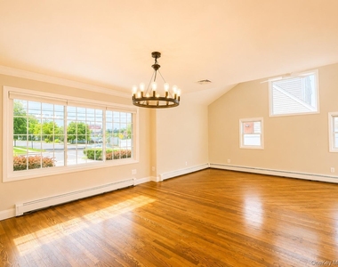 35 Taylor Avenue - Photo Thumbnail 4