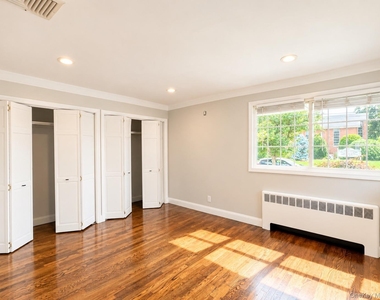 35 Taylor Avenue - Photo Thumbnail 13