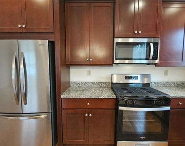 105 Canter Court - Photo Thumbnail 4