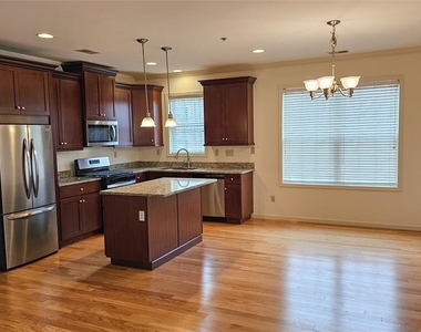 105 Canter Court - Photo Thumbnail 11
