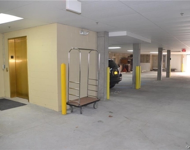105 Canter Court - Photo Thumbnail 23