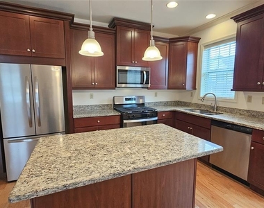 105 Canter Court - Photo Thumbnail 12