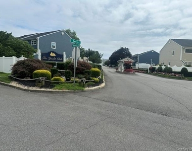 100 Baker Court - Photo Thumbnail 4