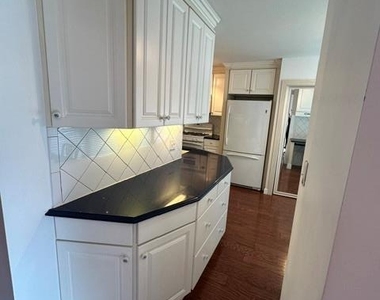 100 Baker Court - Photo Thumbnail 7