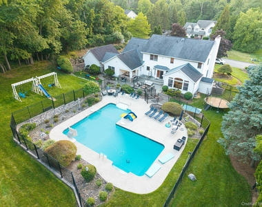 6 Sycamore Lane - Photo Thumbnail 2
